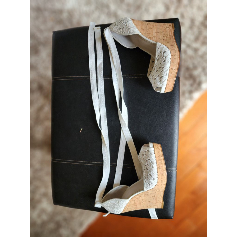 Women's Nine West White Lace Wedge Heel Shoes Size 7.5 NEW - Picture 7 of 7